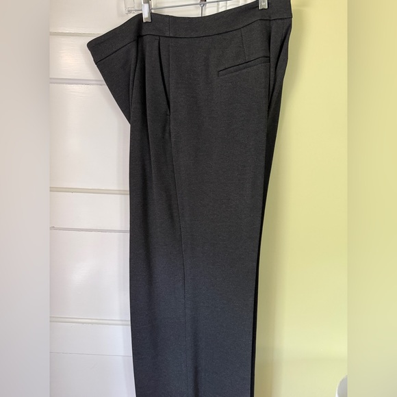 Boden Classic Gray Pants - Picture 1 of 3